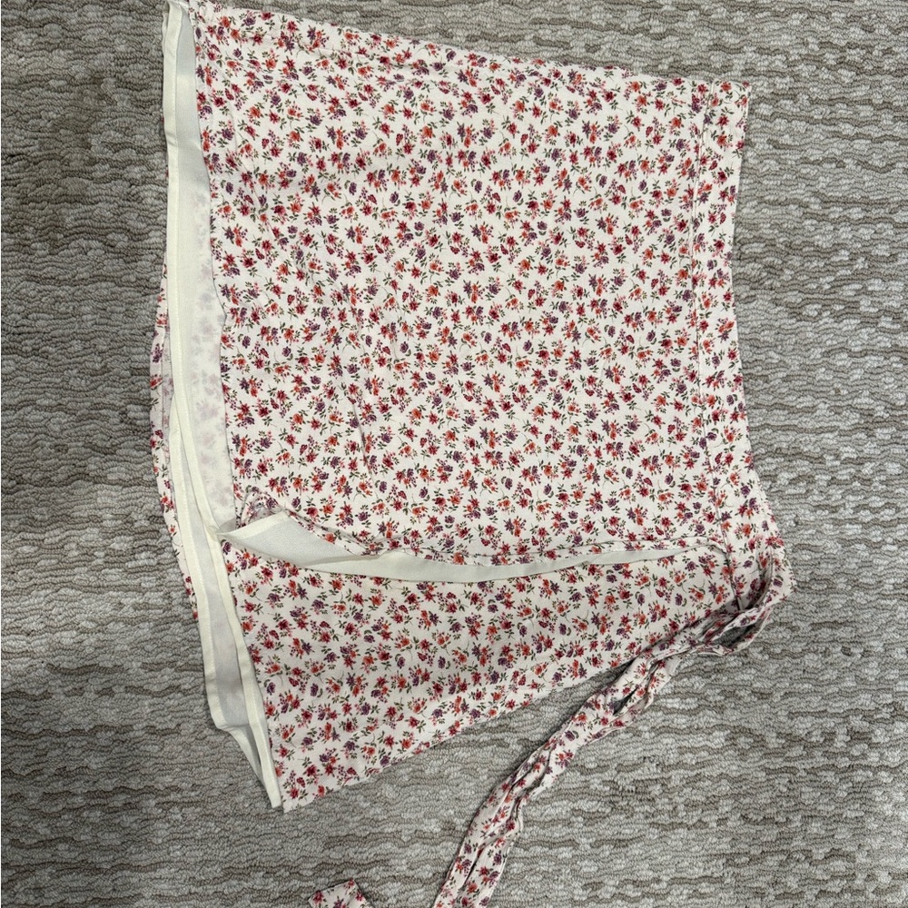 American Eagle Outfitters Floral Skirt with Pink and Cream (239)